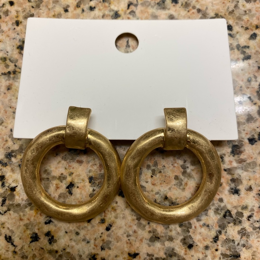 Round drop earrings